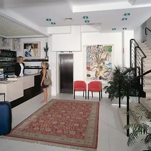 Wally Hotel